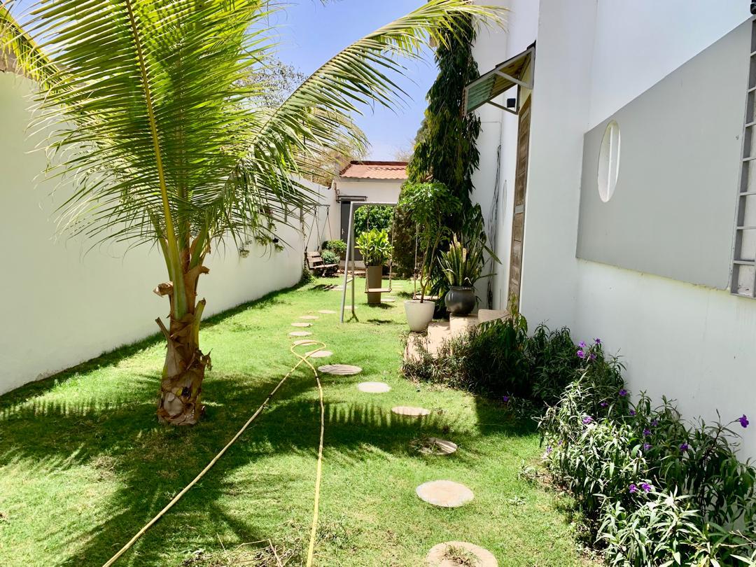 Jardin de la villa à Ngaparou