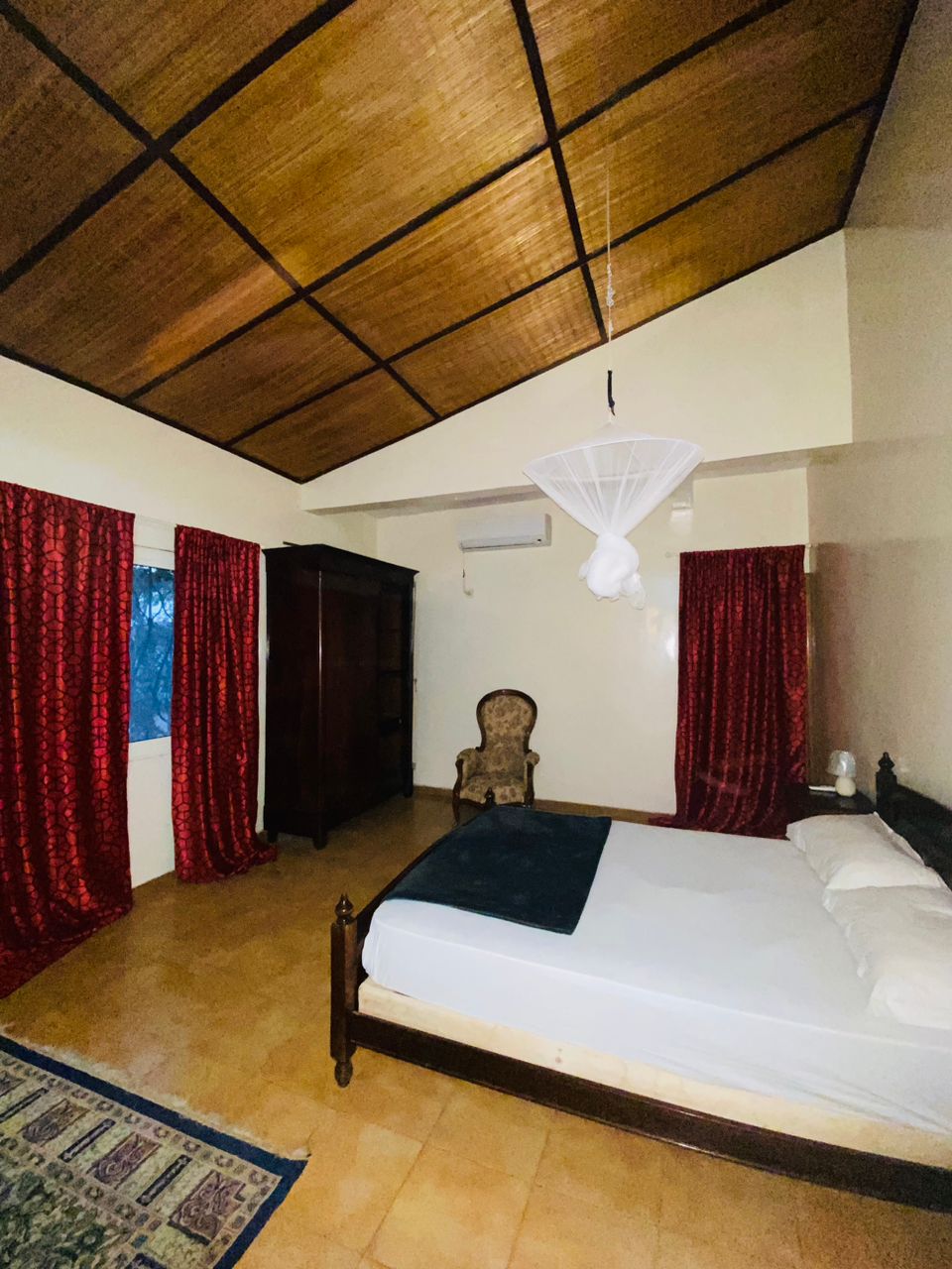 Chambre de la villa côté safari à Saly